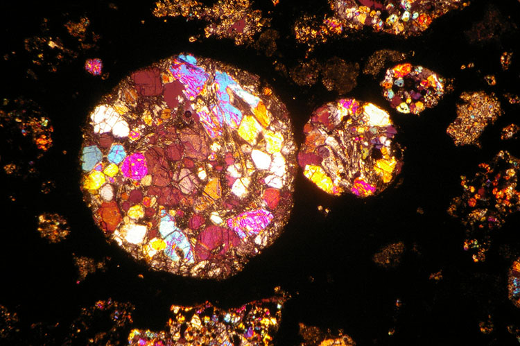 метеорит, Метеориты в разрезе похожи на природные витражи