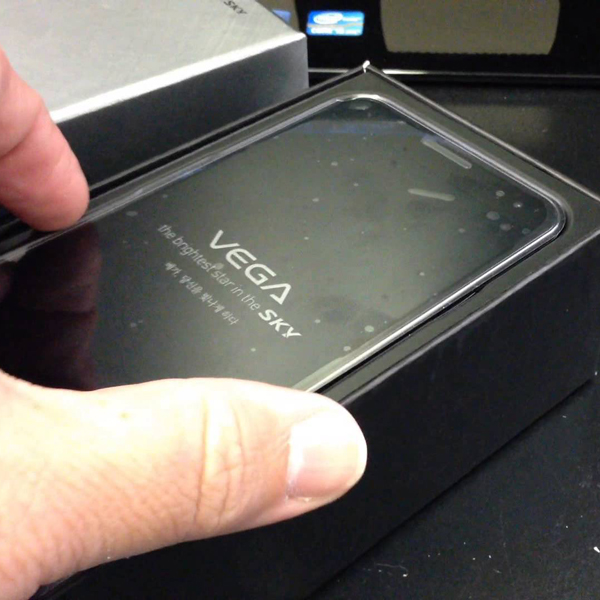 Pantech, Pantech анонстровала смартфон с устройством распознавания отпечатков пальцев