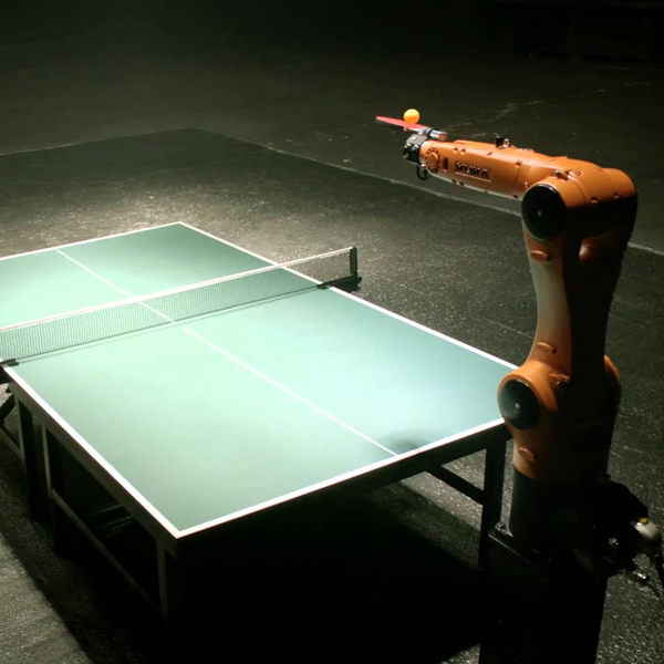 Bringrr, Kickstarter, Чемпион по пинг-понгу из Германии против промышленного робота